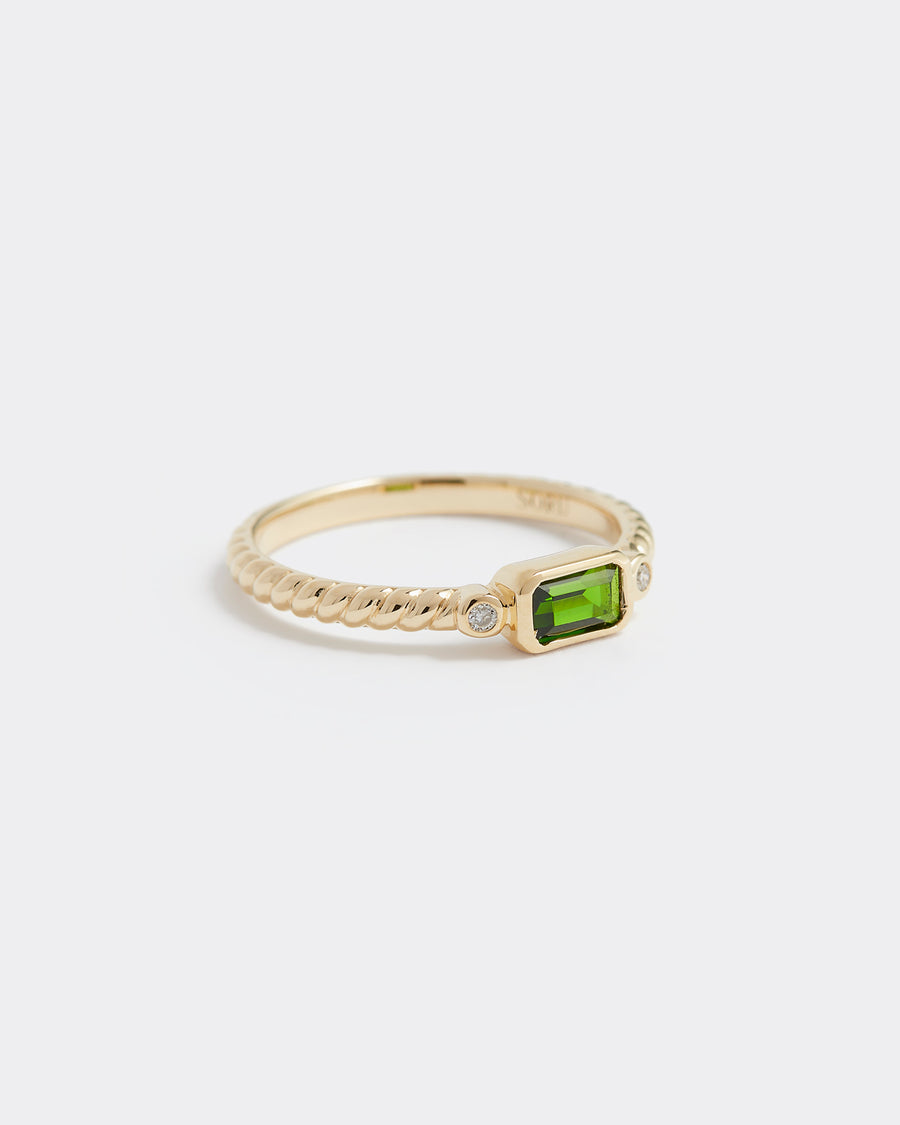 Soru Jewellery chrome diopside and diamond ring product shot