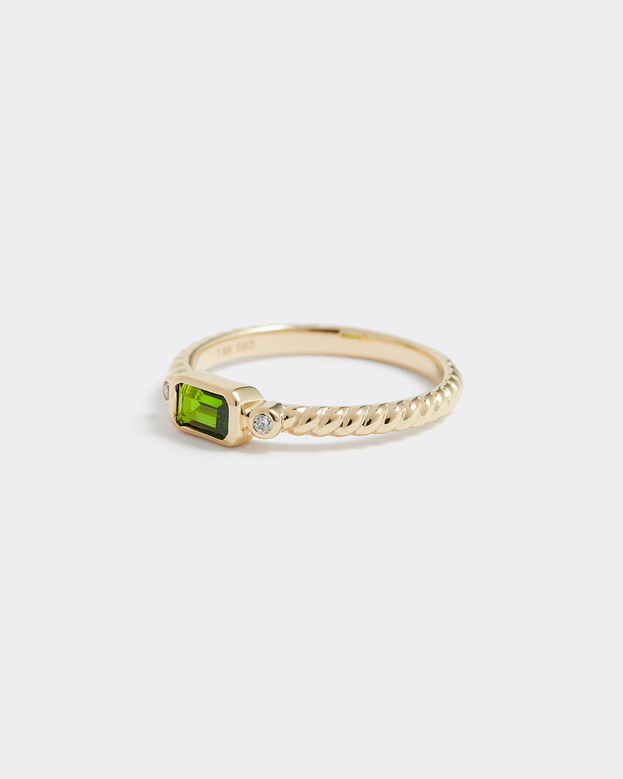 Soru Jewellery chrome diopside and diamond ring product shot 