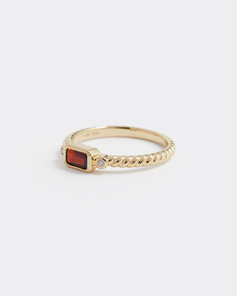 Soru Jewellery garnet and diamond gold ring product shot 