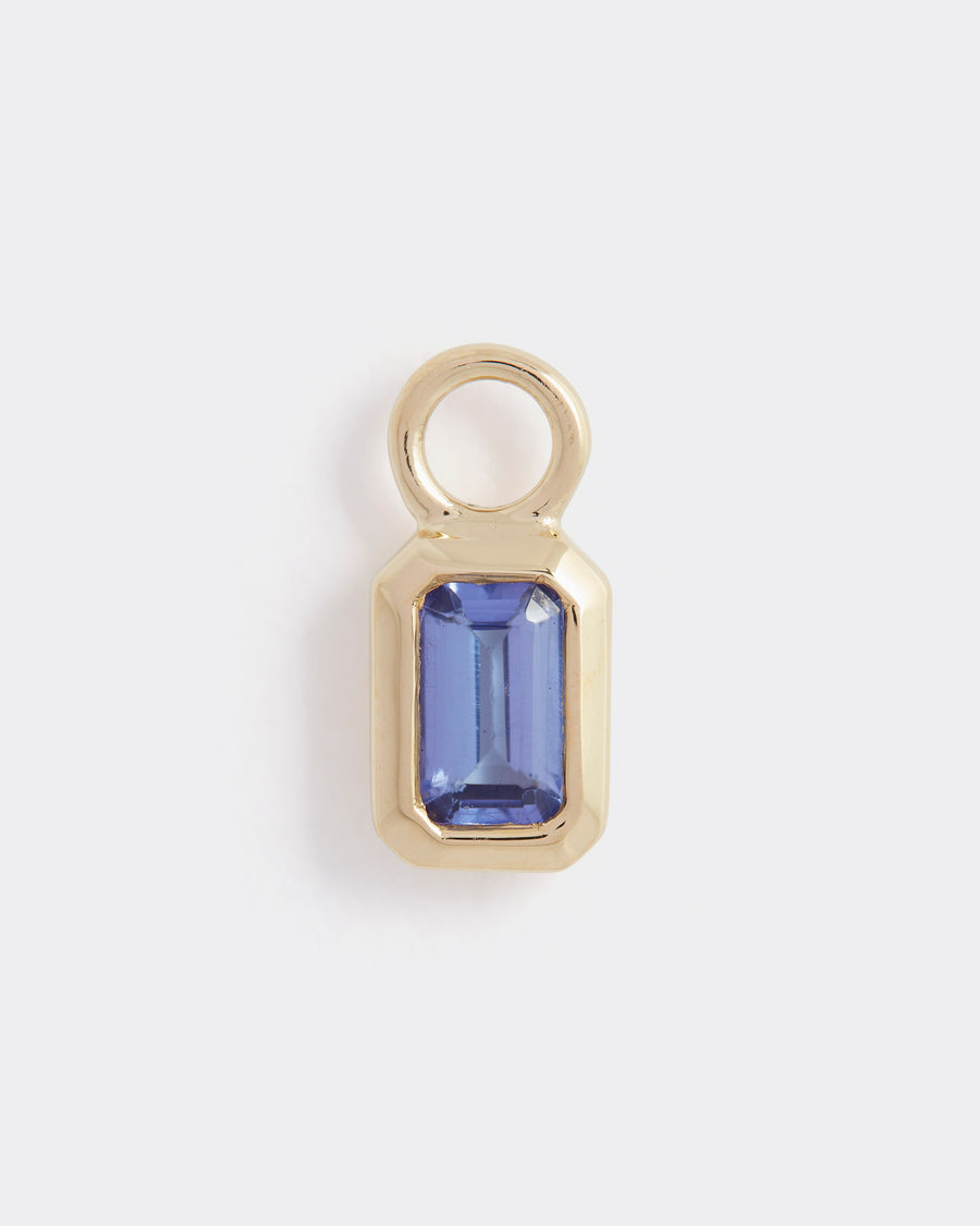 Soru Jewellery Tanzanite birthstone charm in 14k gold, product shot