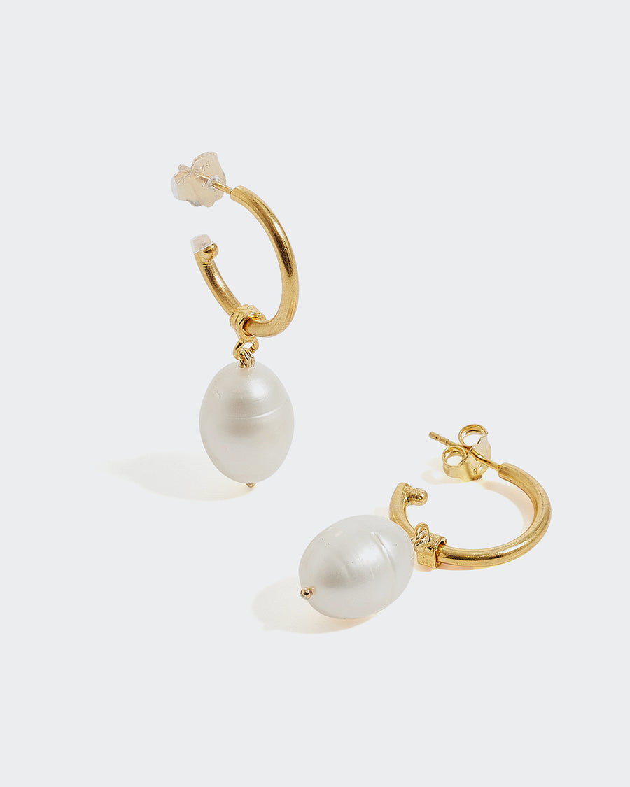 soru small gold hoop earrings with single pearl handing, made form gold plated silver